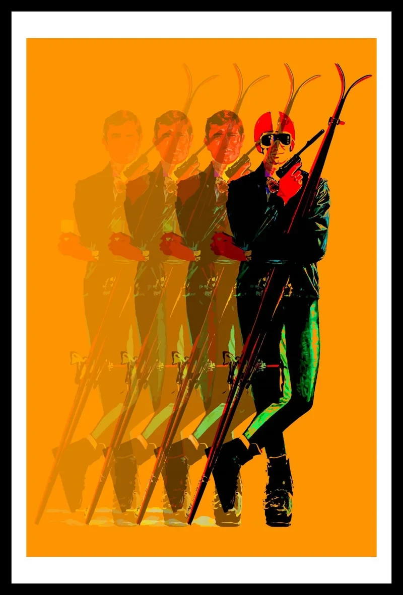 Homme en costume tenant des skis, fond orange.